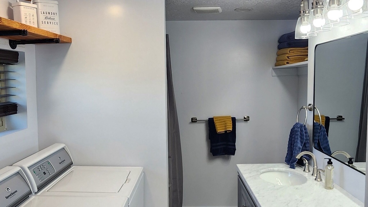 Photo of Bathroom in Diamondville