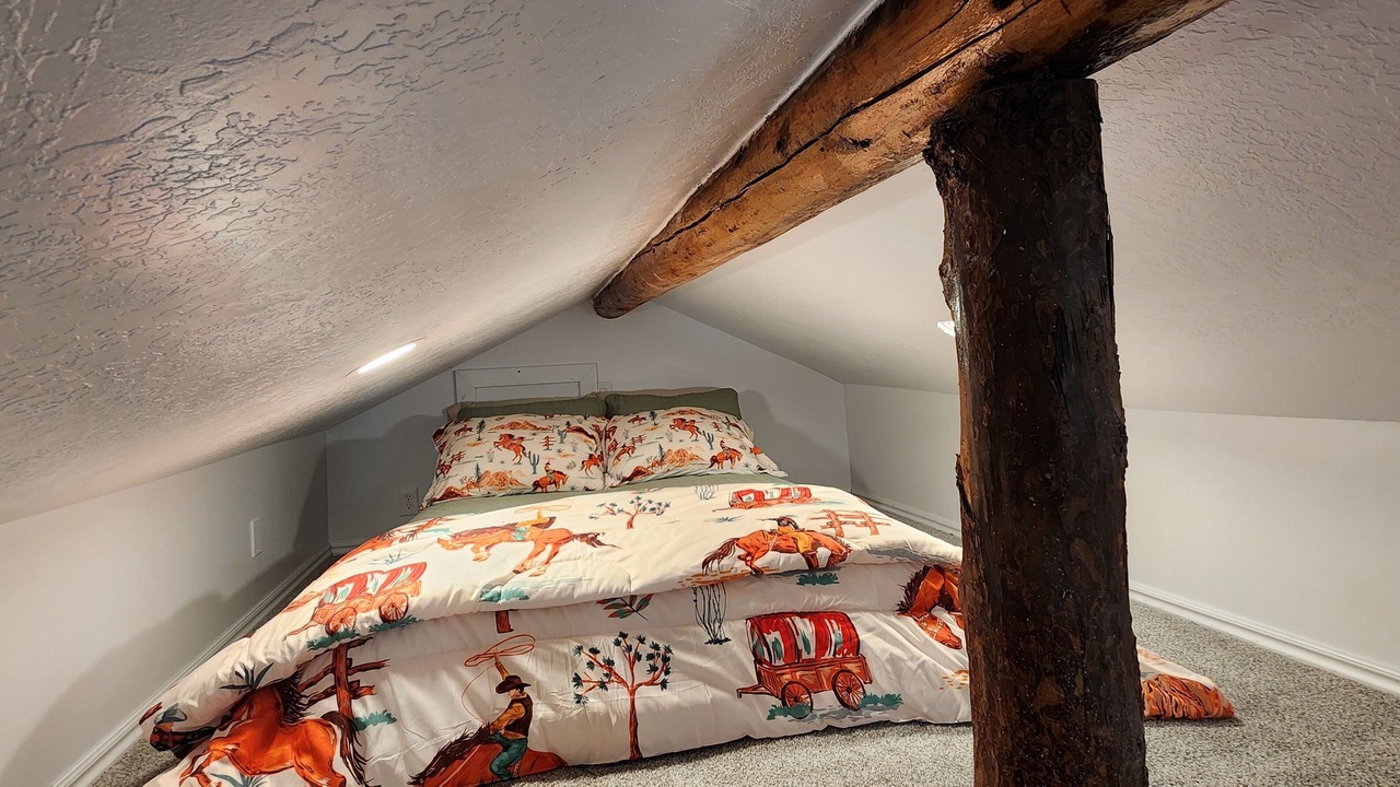 Photo of Bedroom in Diamondville