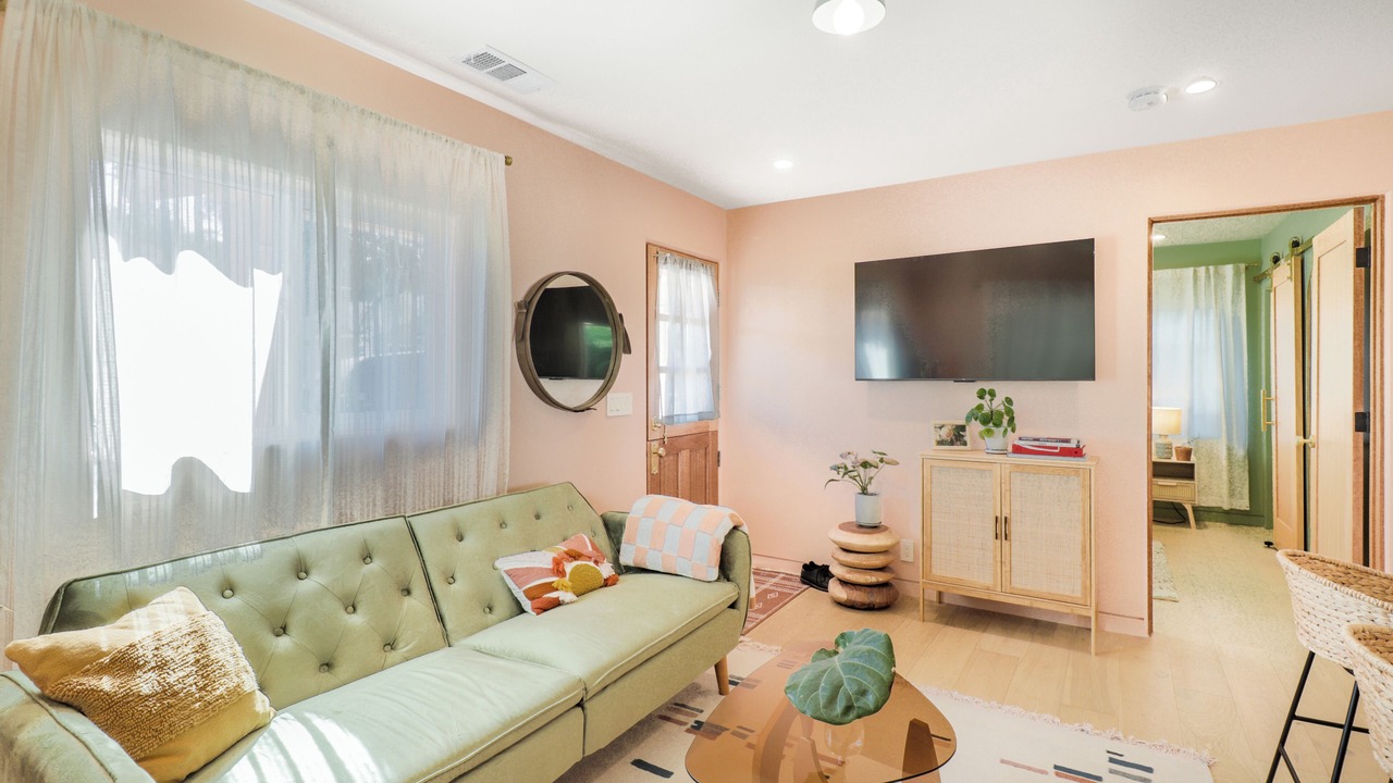 Photo of Livingroom in Cypress Park