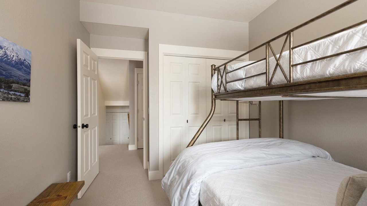 Photo of Bedroom in Saddle Ridge