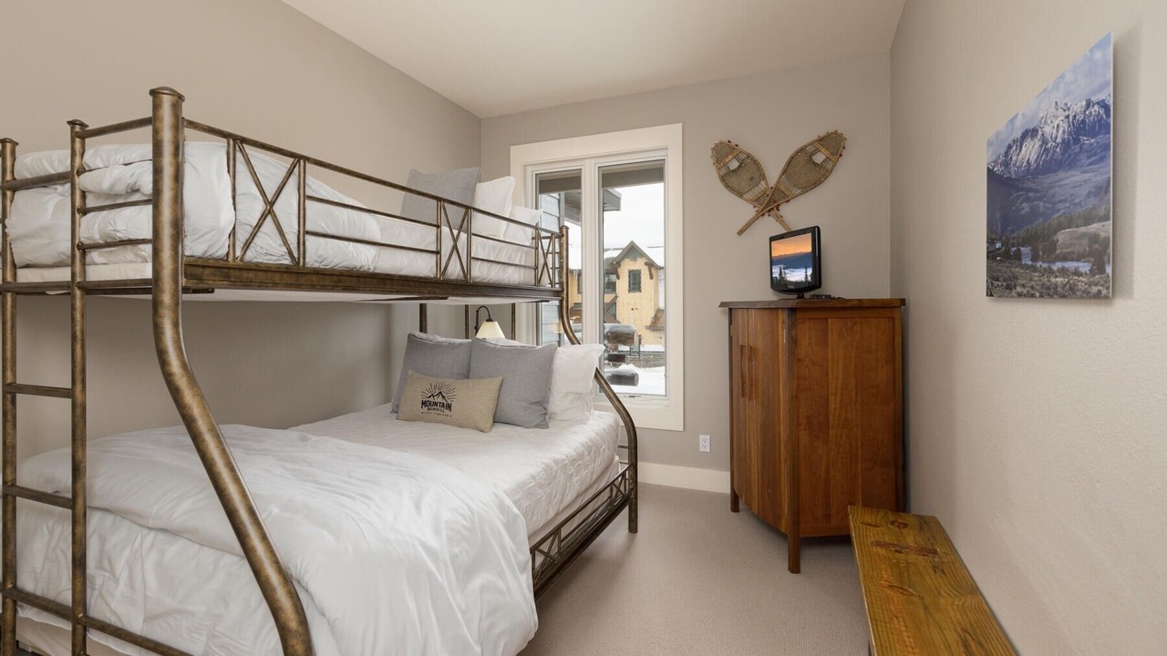 Photo of Bedroom in Saddle Ridge