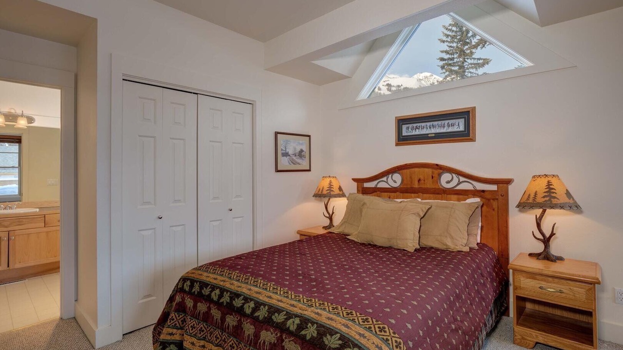 Photo of Bedroom in Saddle Ridge