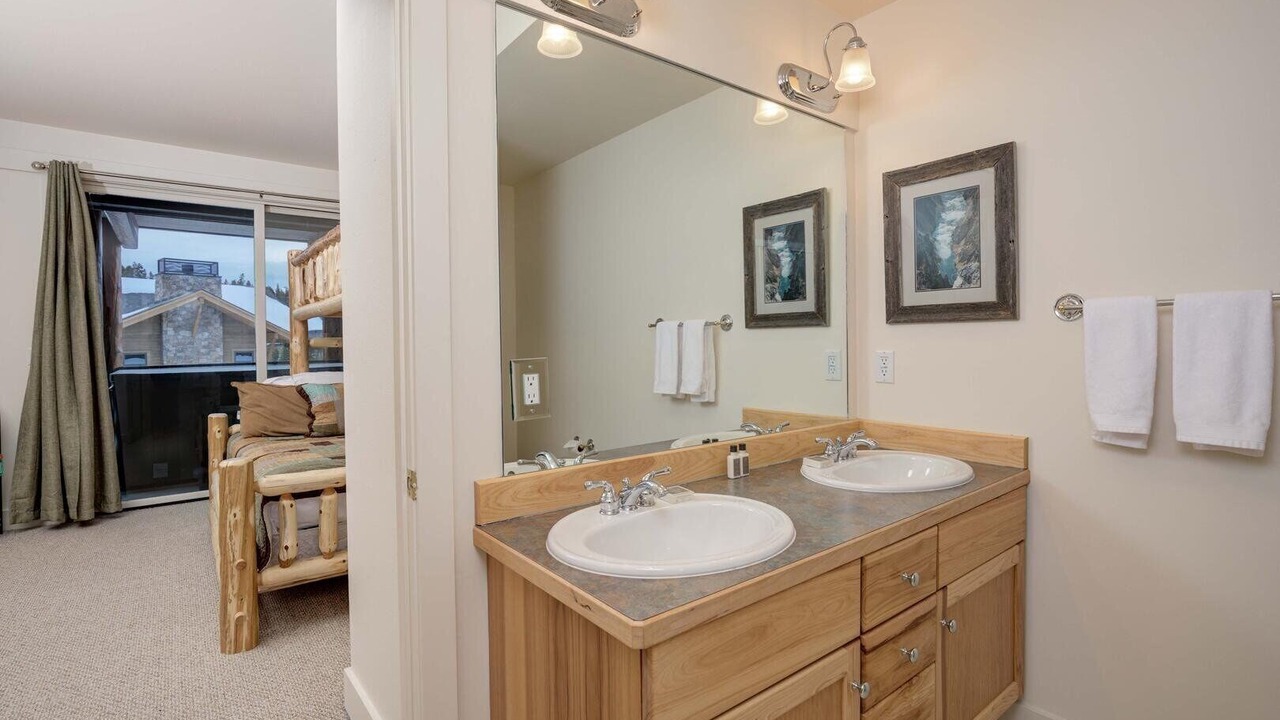 Photo of Bathroom in Saddle Ridge
