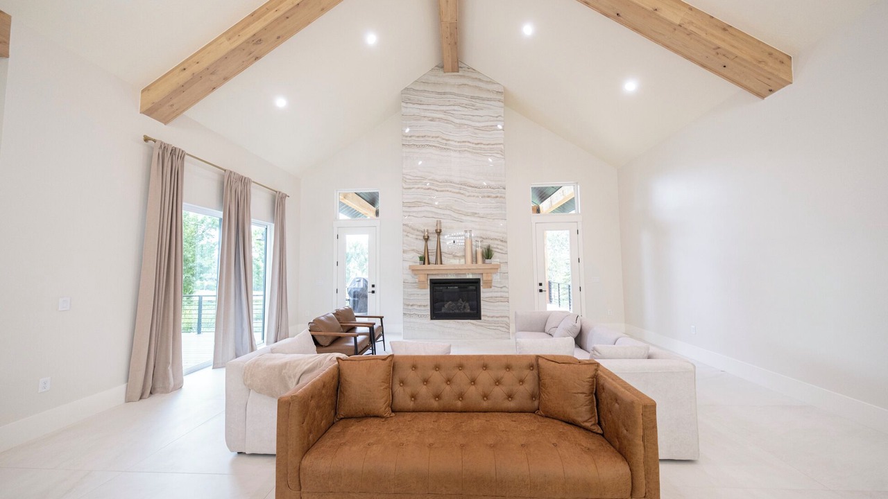 Photo of Livingroom in Huntsville