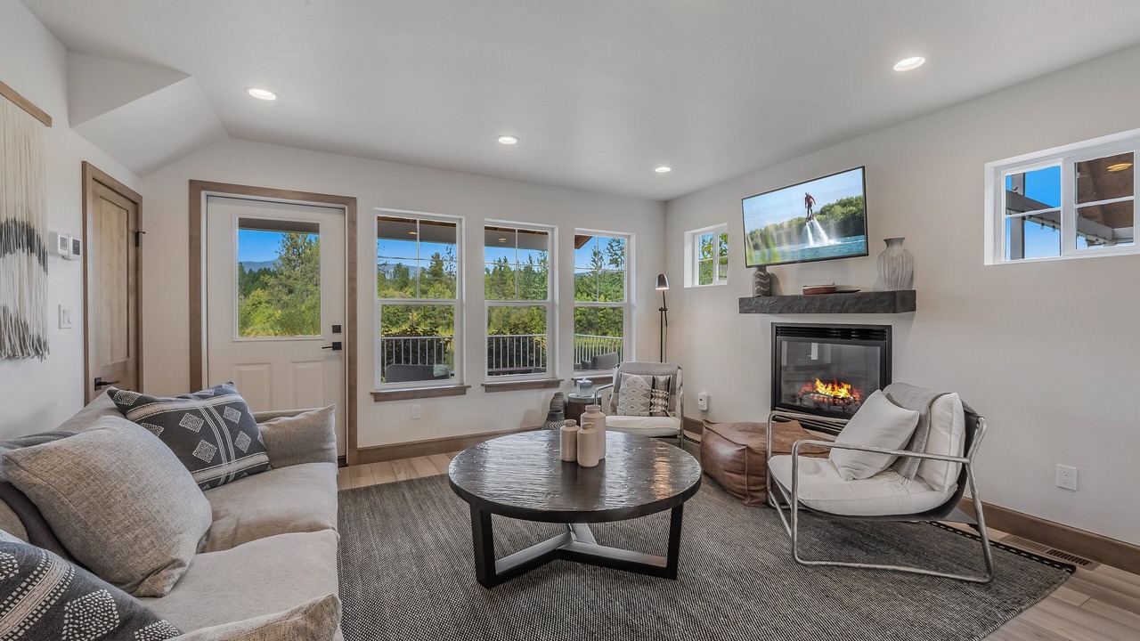 Photo of Livingroom in Dover Bay