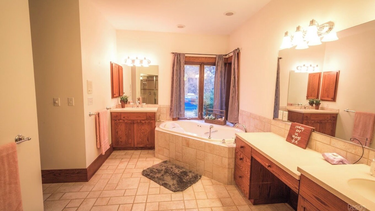 Photo of Bathroom in Ames