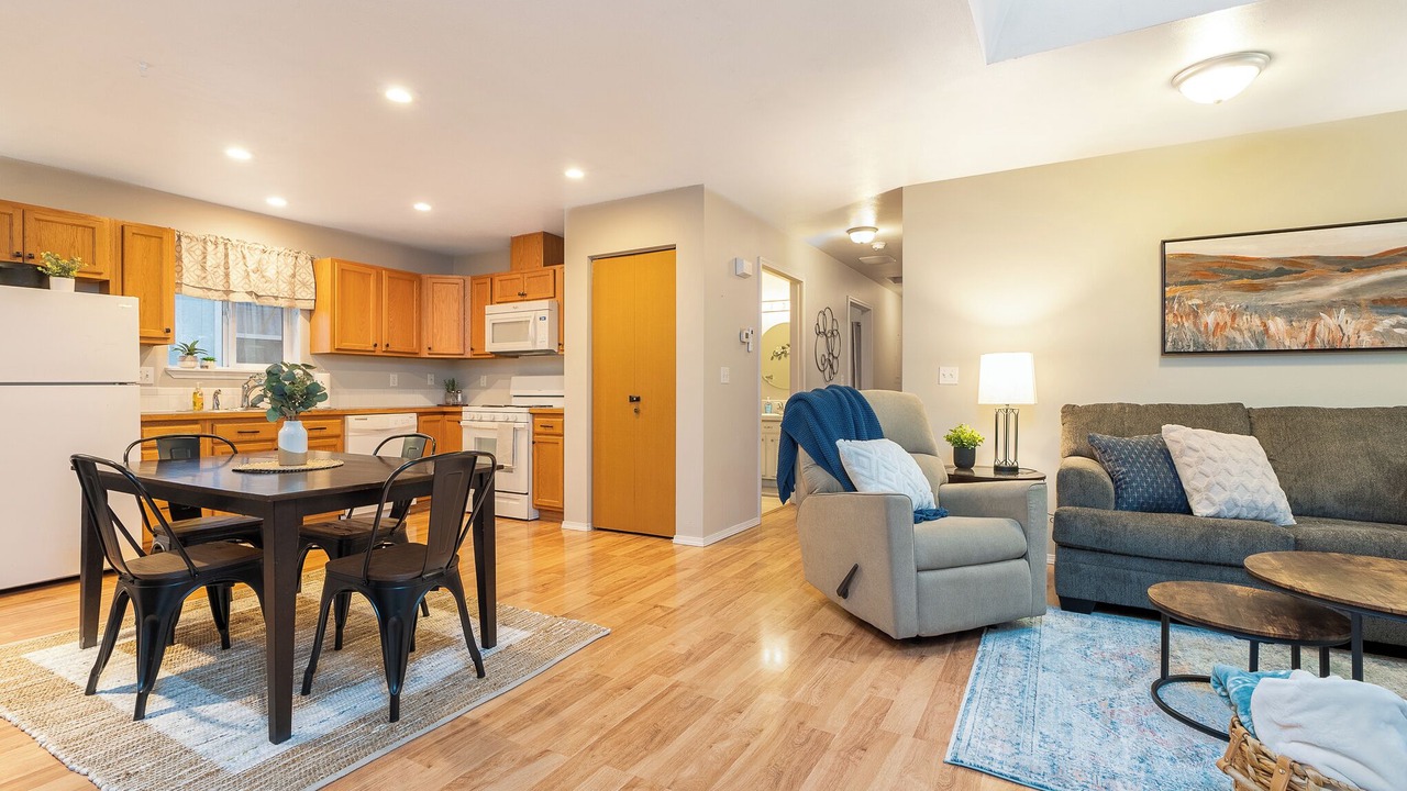 Photo of Livingroom in West Central