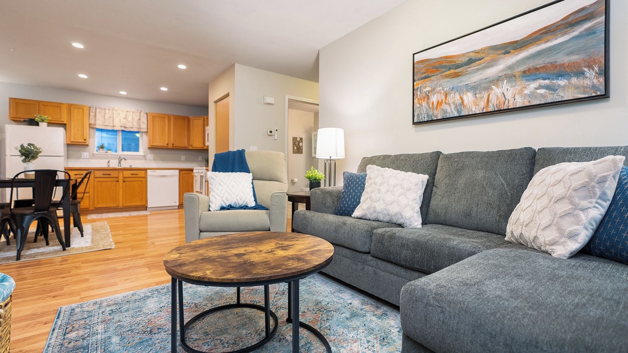 Photo of Livingroom in West Central