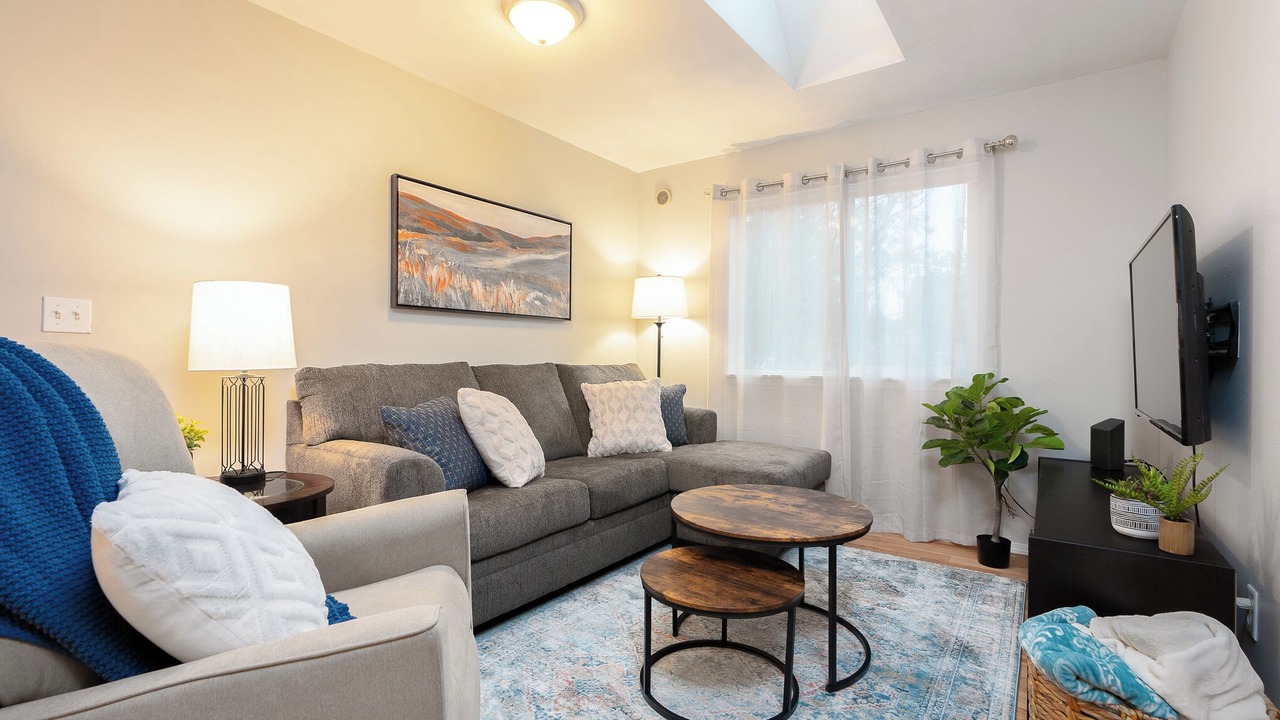 Photo of Livingroom in West Central