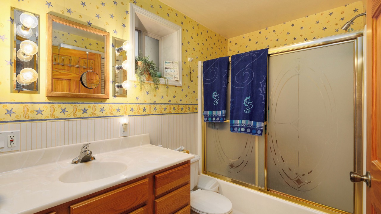 Photo of Bathroom in Gardiner