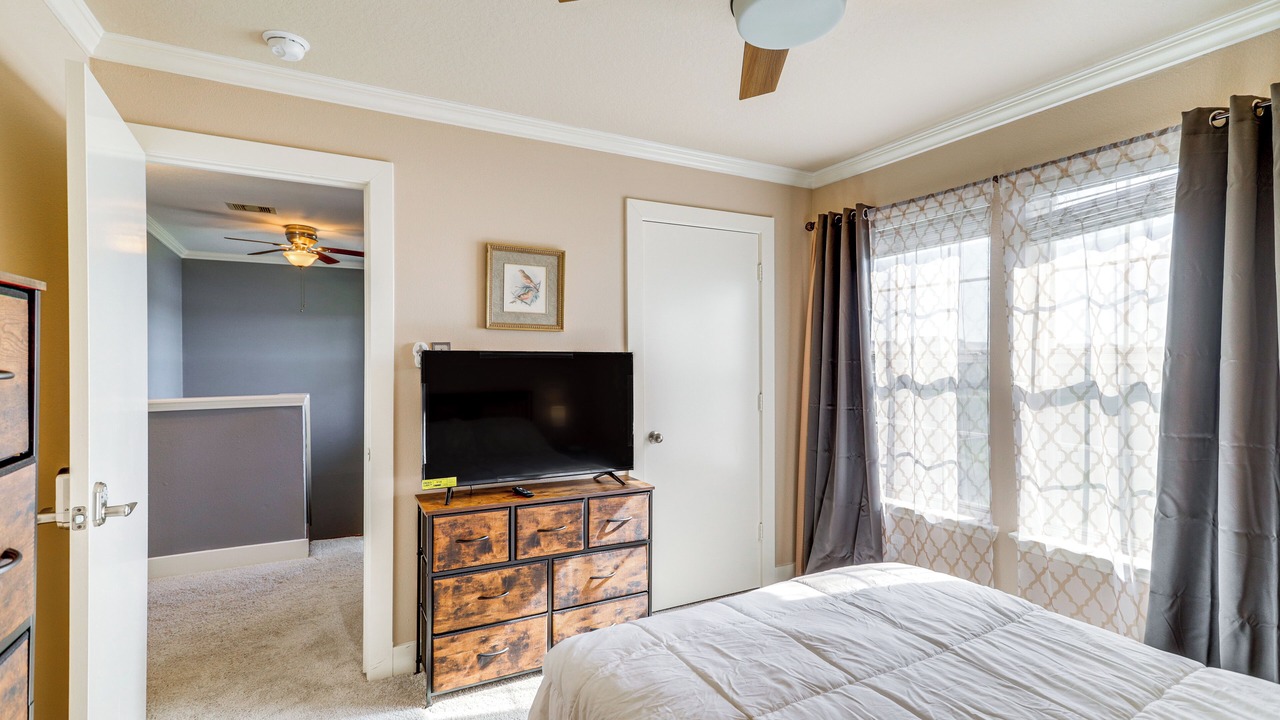 Photo of Bedroom in Lakeville