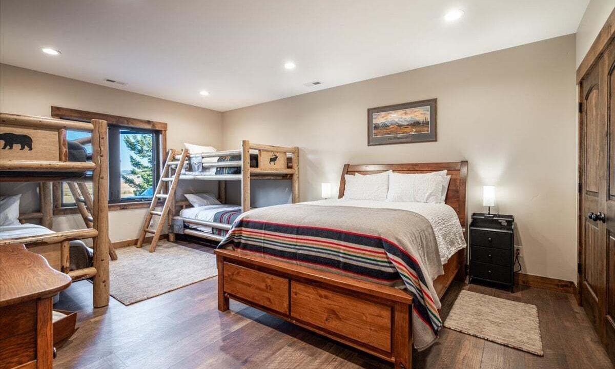 Photo of Bedroom in Island Park