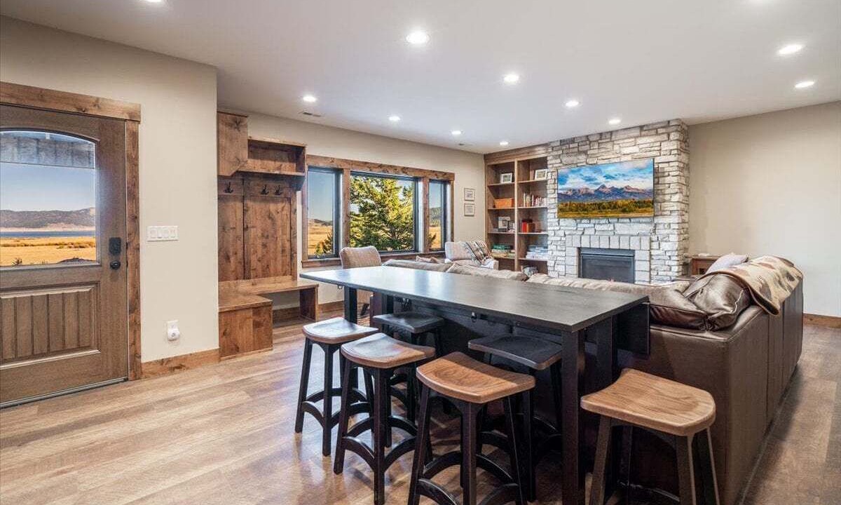 Photo of Livingroom in Island Park