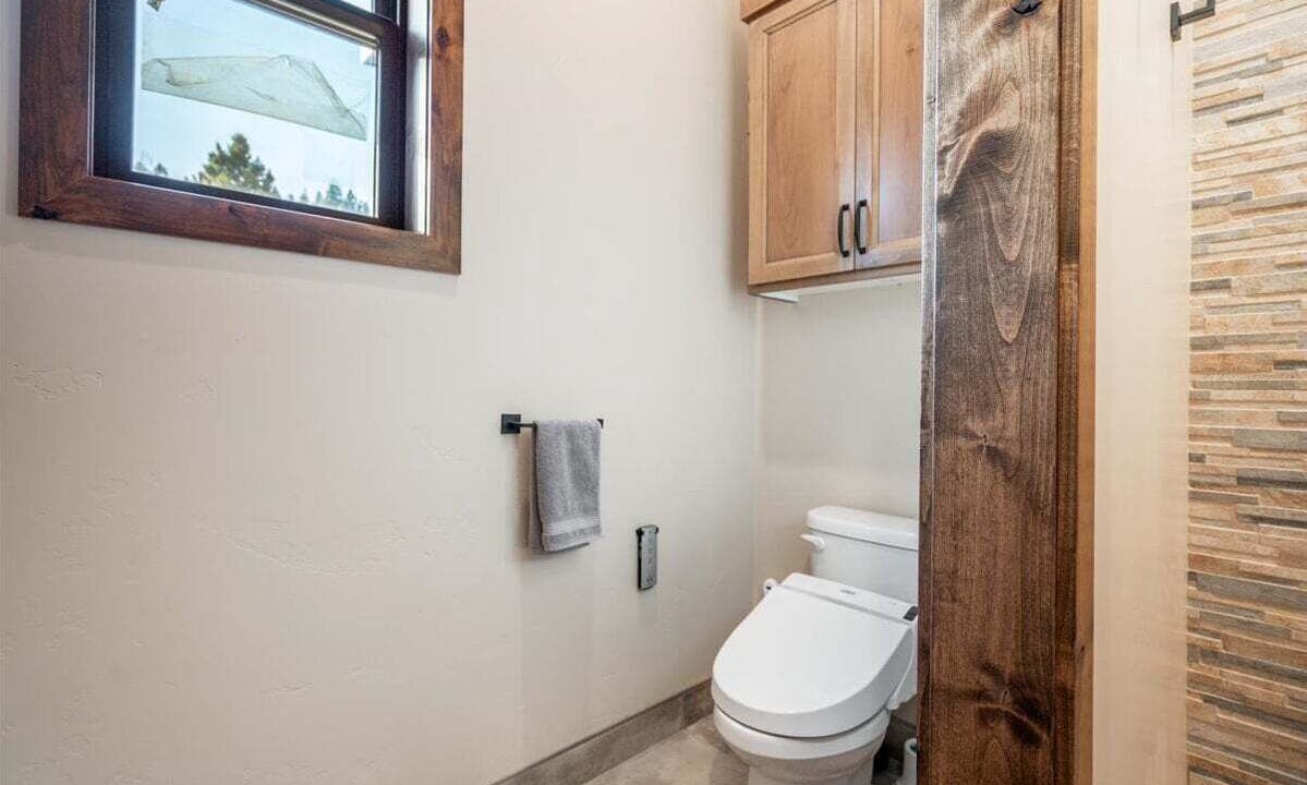Photo of Bathroom in Island Park