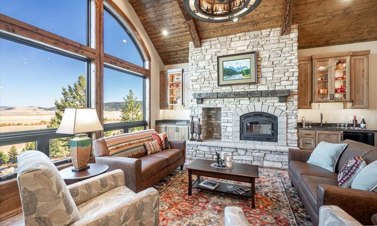 Photo of Livingroom in Island Park