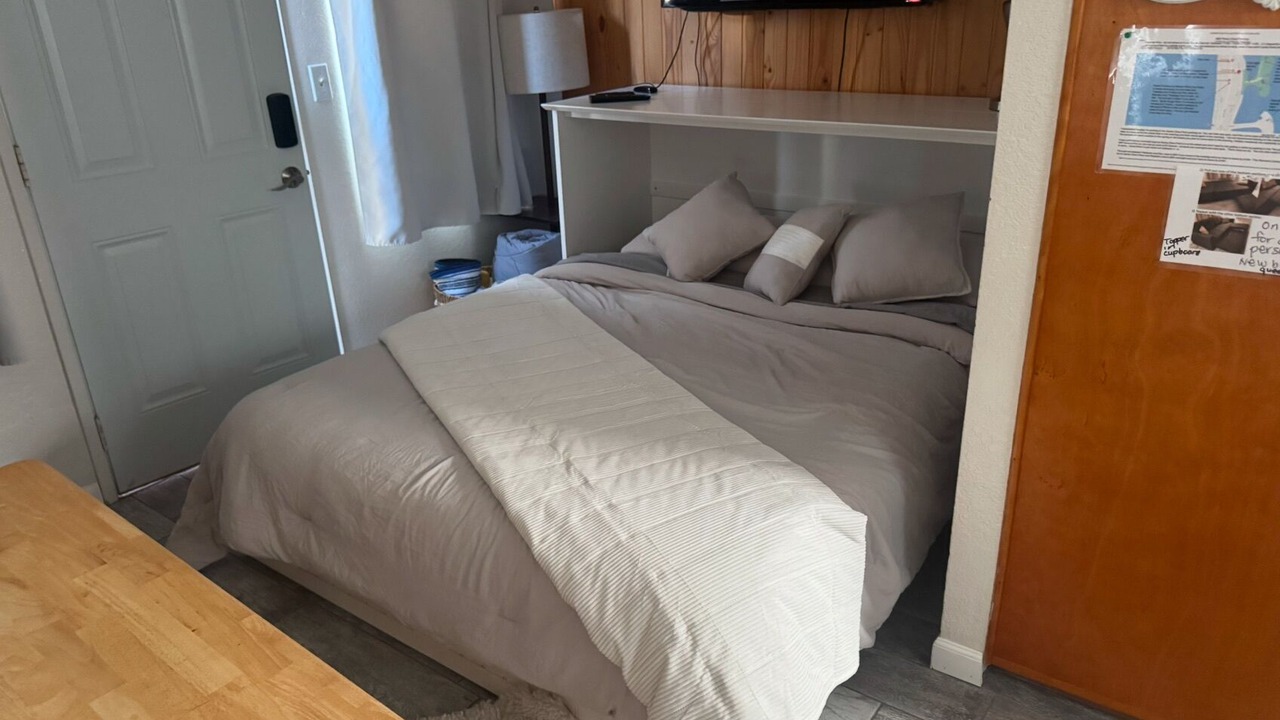 Photo of Bedroom in Mission Beach