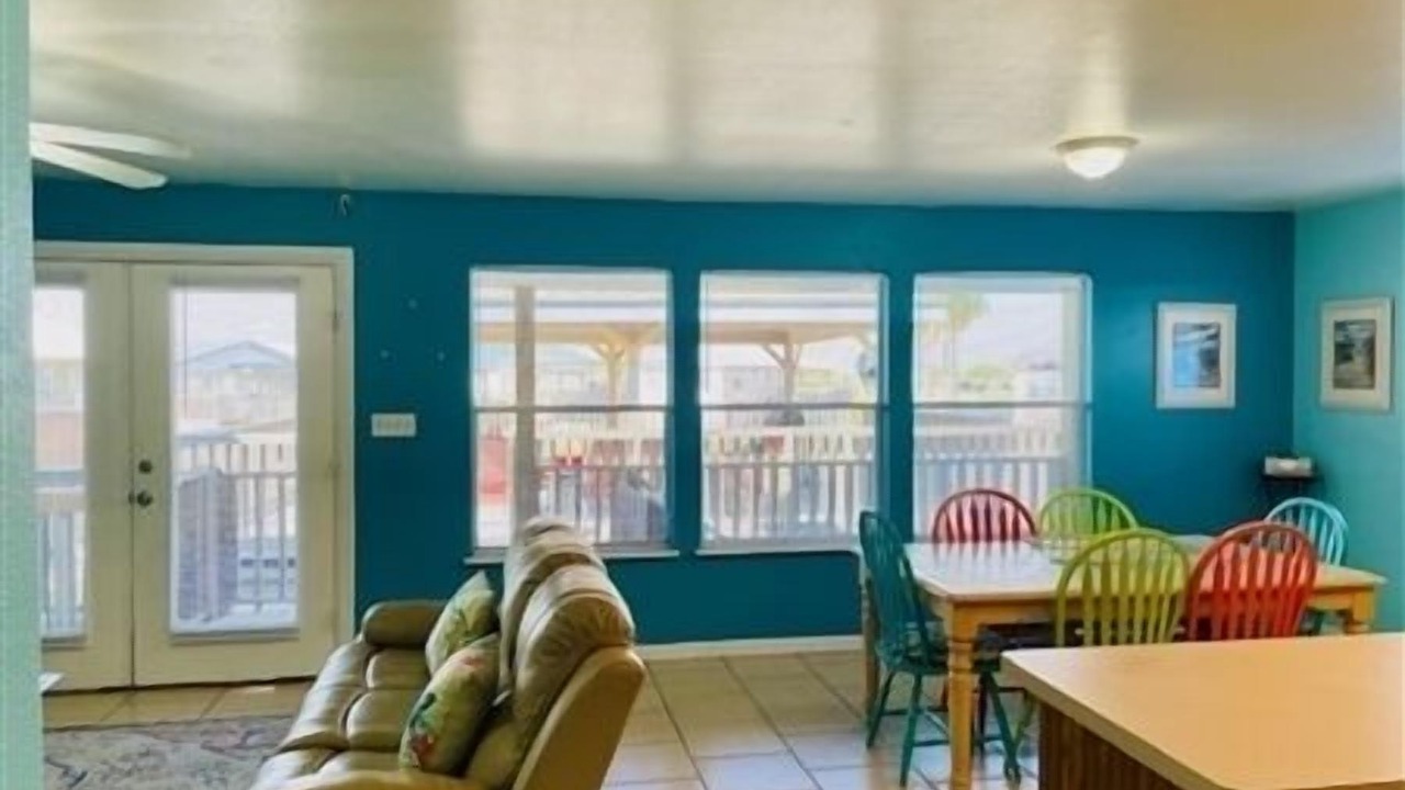 Photo of Livingroom in Port Mansfield
