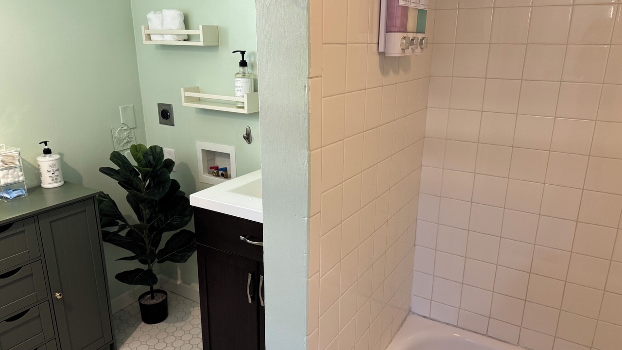 Photo of Bathroom in Sunset