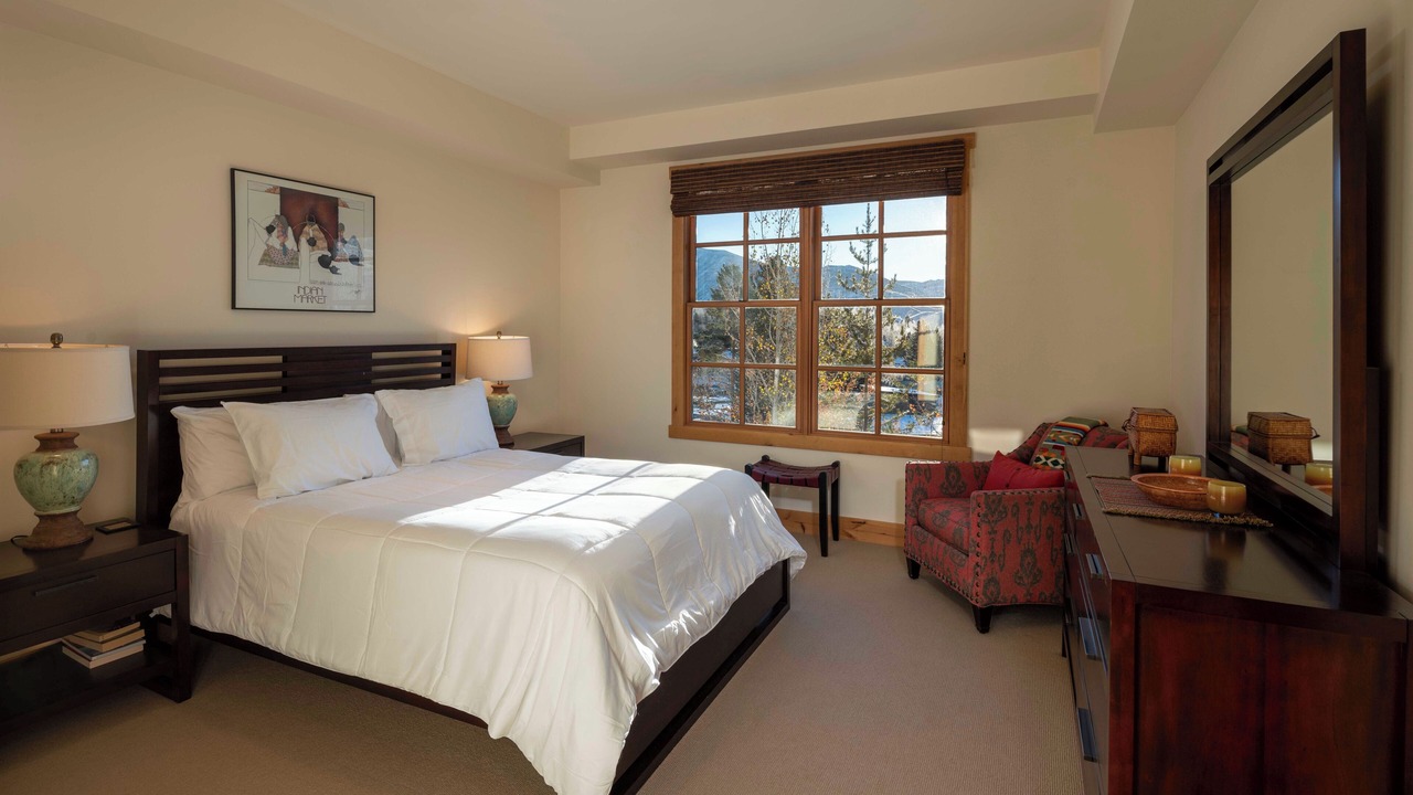 Photo of Bedroom in Elkhorn Village