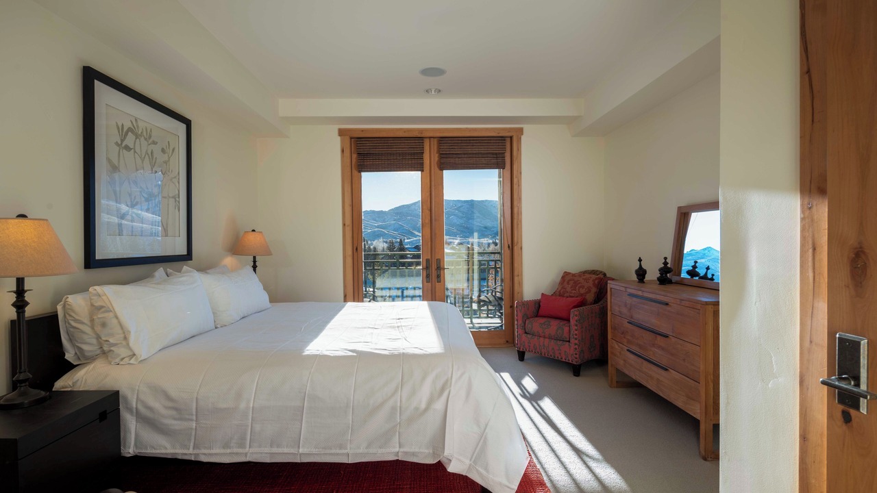Photo of Bedroom in Elkhorn Village