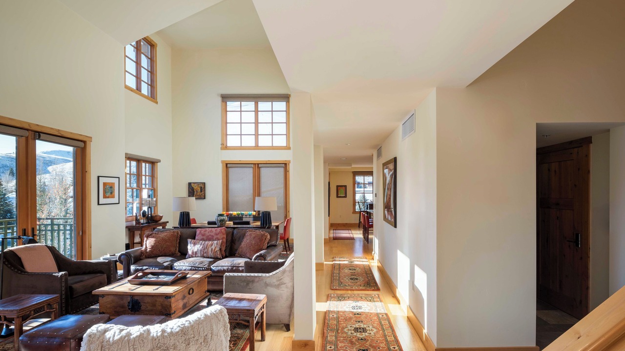 Photo of Livingroom in Elkhorn Village