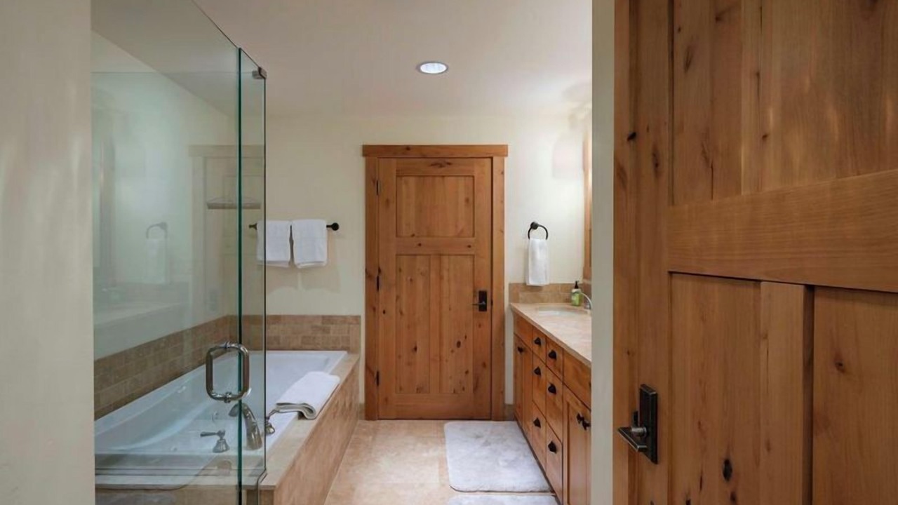 Photo of Bathroom in Elkhorn Village