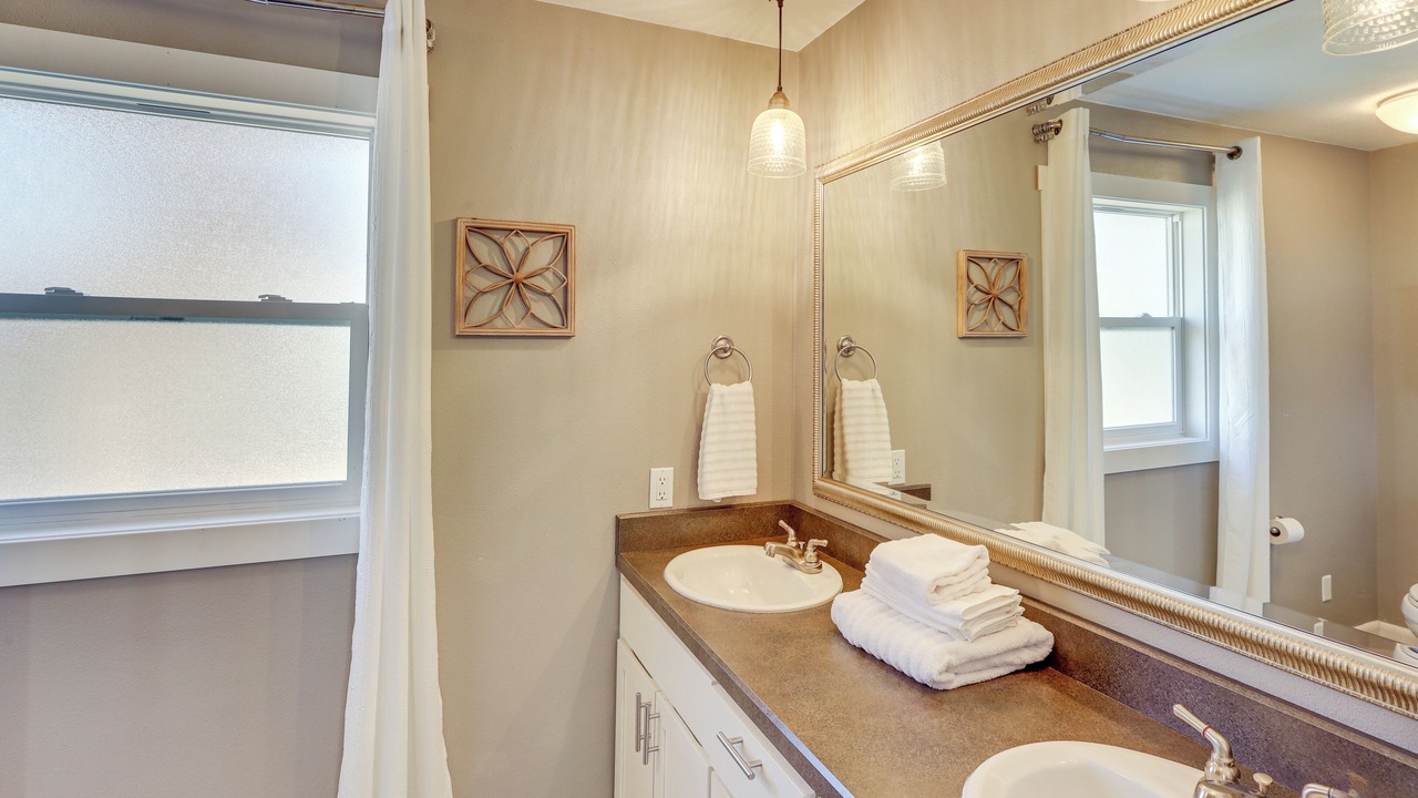 Photo of Bathroom in Laurel