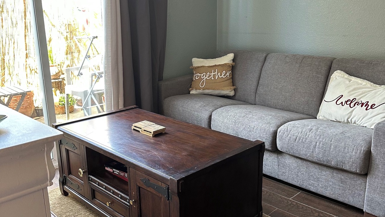 Photo of Livingroom in University City