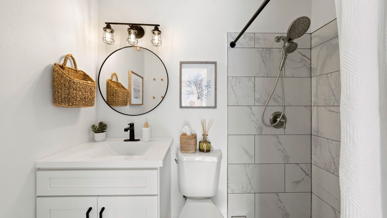 Photo of Bathroom in Lincoln Acres
