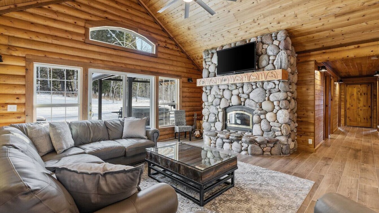 Photo of Livingroom in Island Park