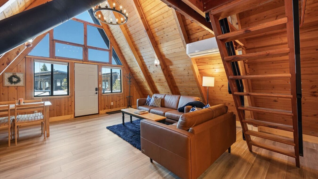 Photo of Livingroom in Last Chance