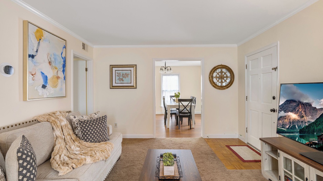 Photo of Livingroom in Ashbrook - Clawson Village