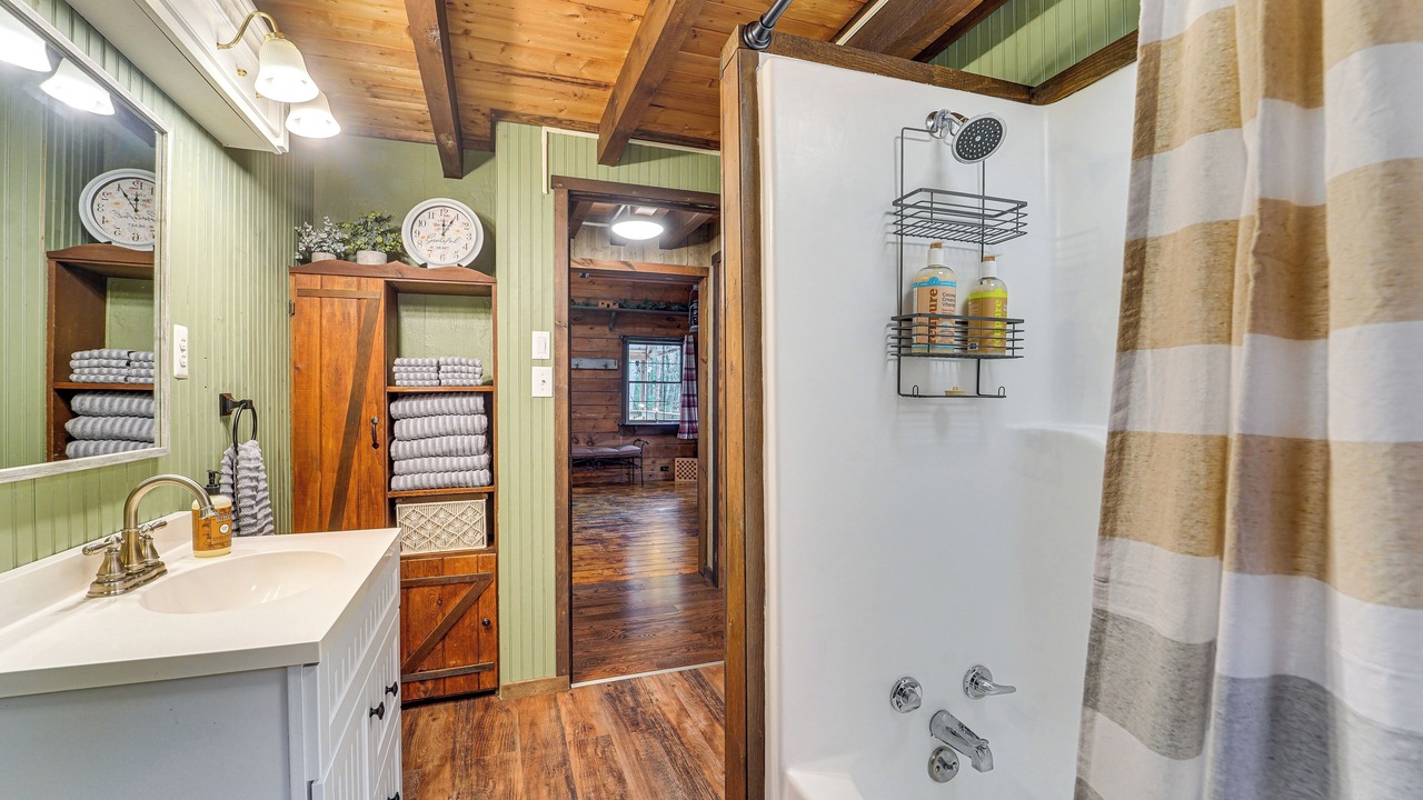 Photo of Bathroom in Blandburg