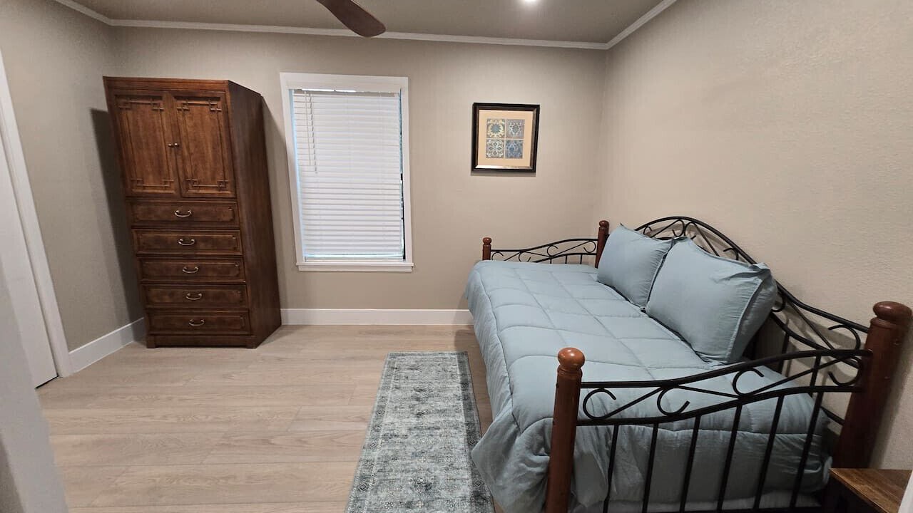 Photo of Bedroom in Driver