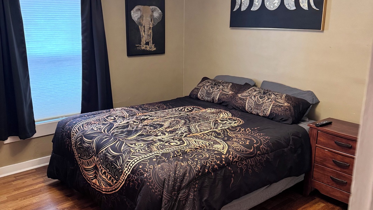 Photo of Bedroom in Central - Terry