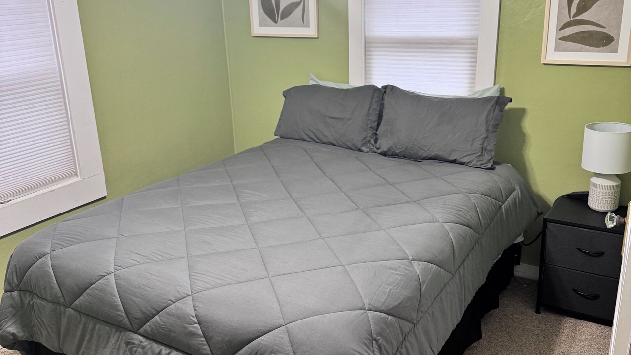 Photo of Bedroom in Central - Terry