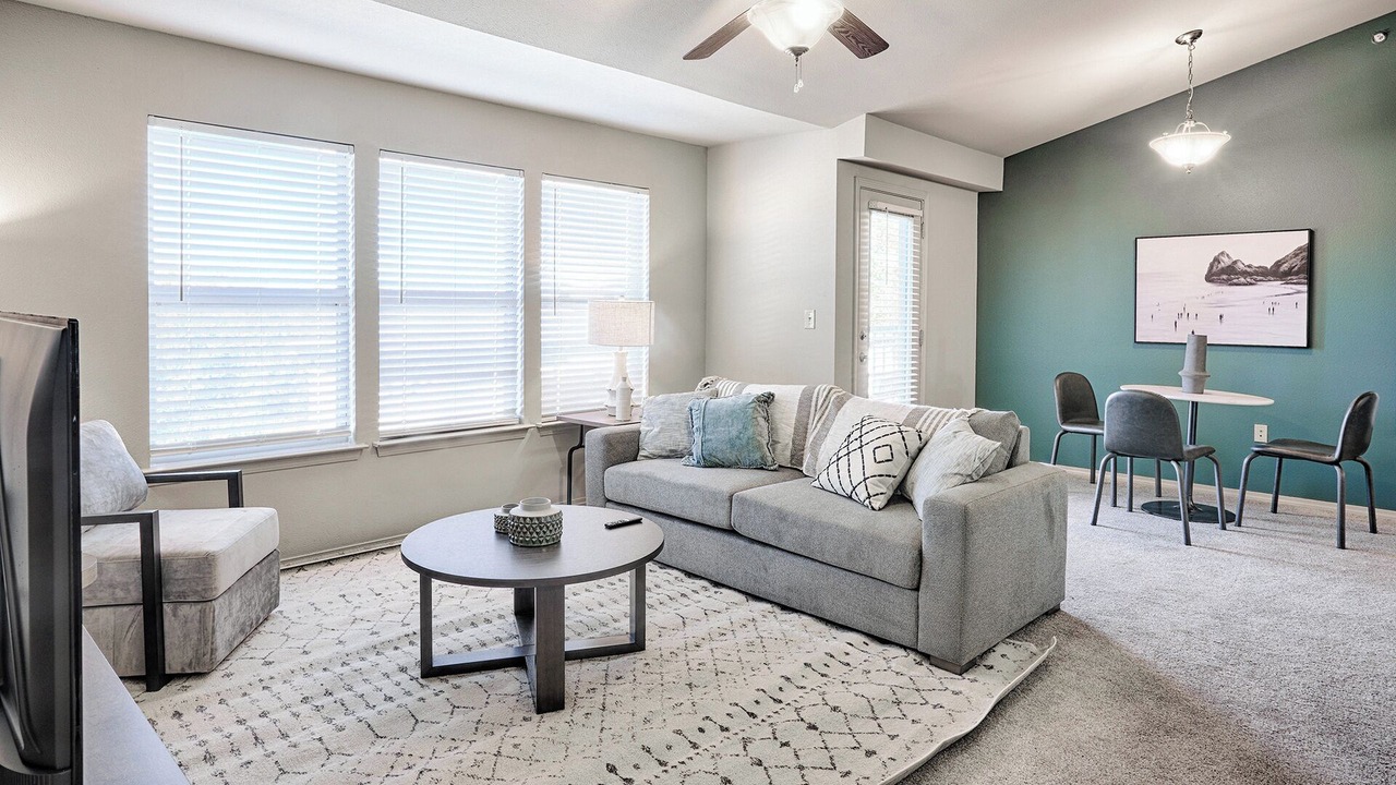 Photo of Livingroom in Jenks
