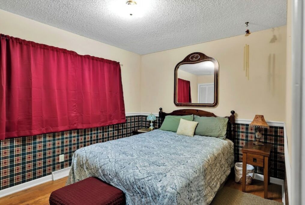 Photo of Bedroom in Kellogg