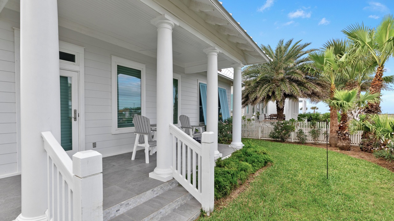 Photo of Patio Balcony in The Shores