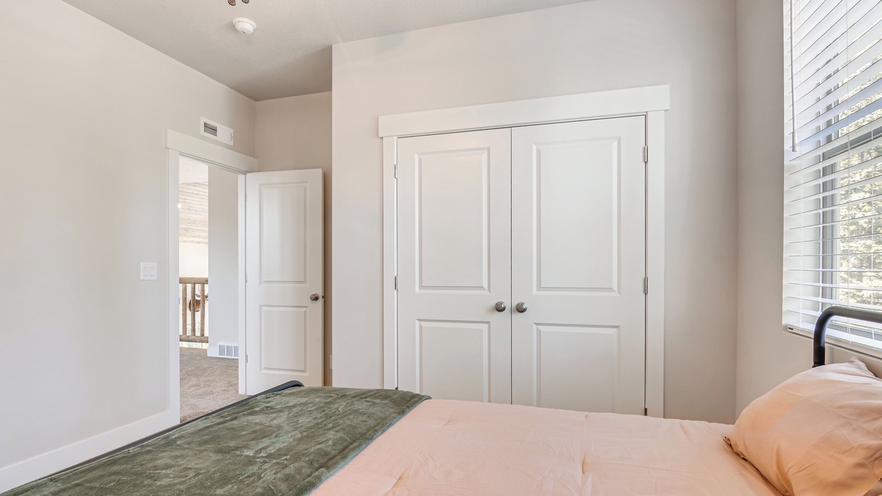 Photo of Bedroom in Meadow View Heights
