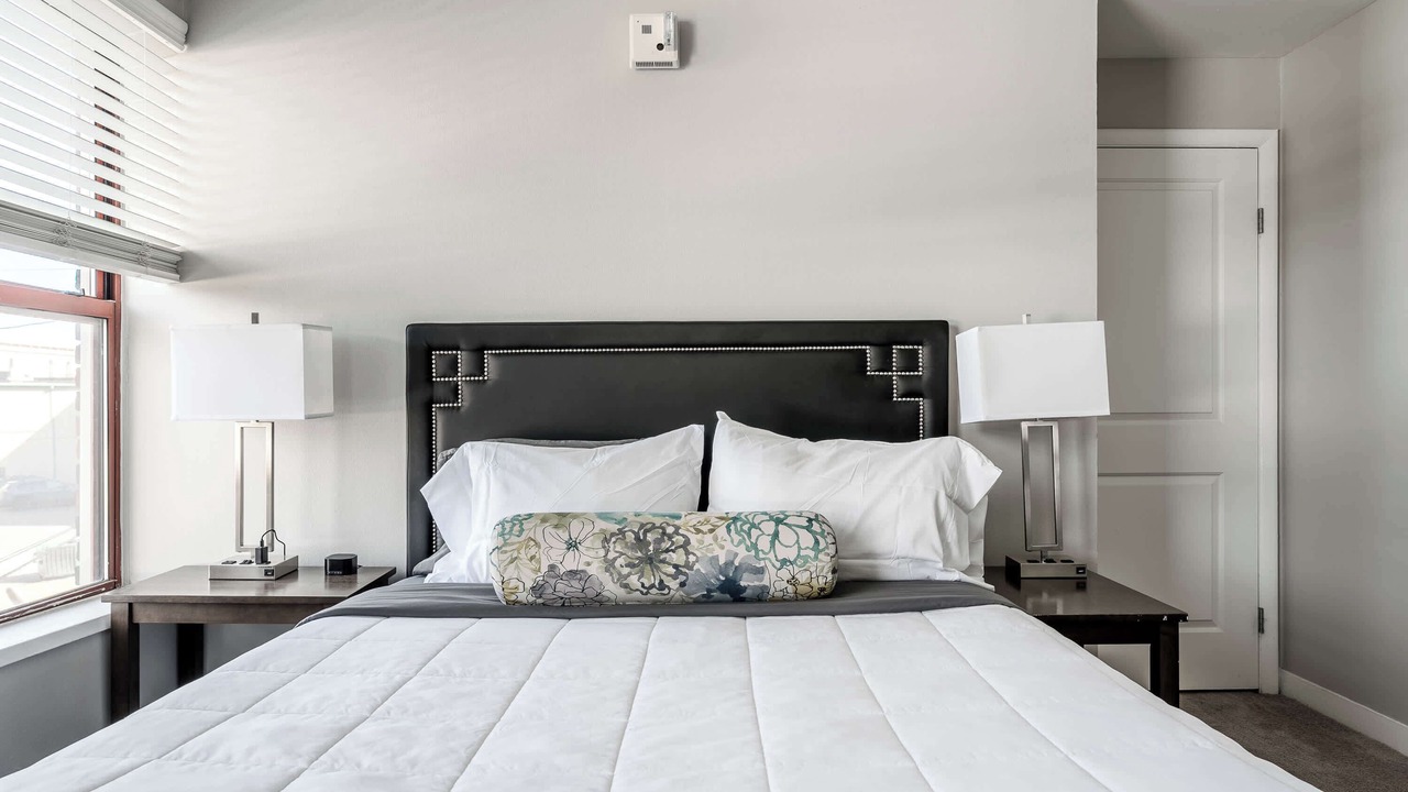 Photo of Bedroom in Mile Square