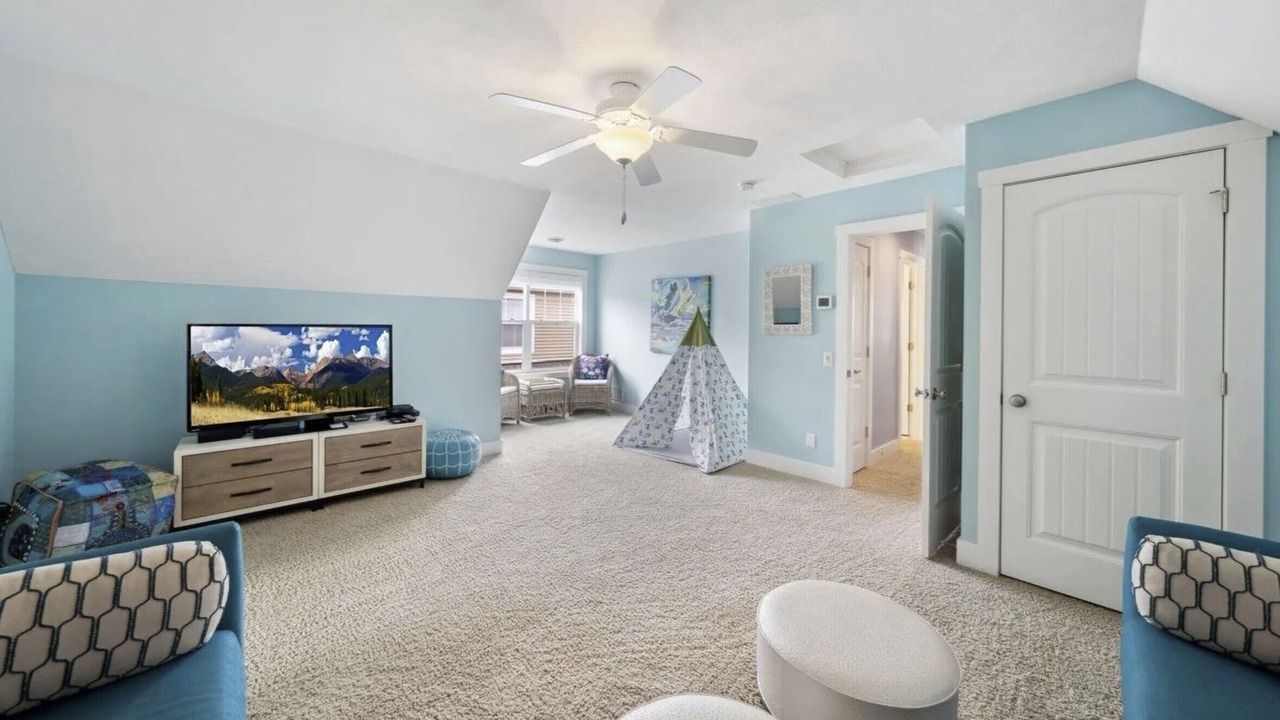 Photo of Livingroom in Marblehead