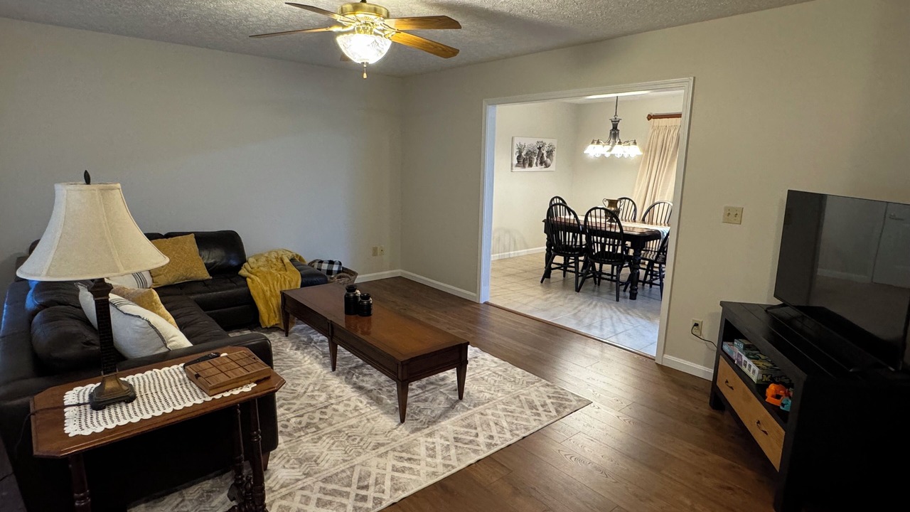 Photo of Livingroom in Rineyville