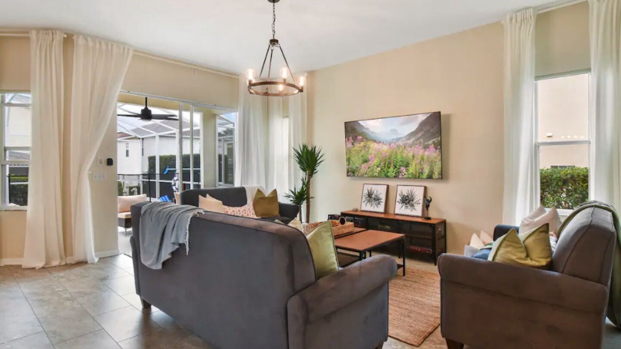 Photo of Livingroom in Hillcrest Estates