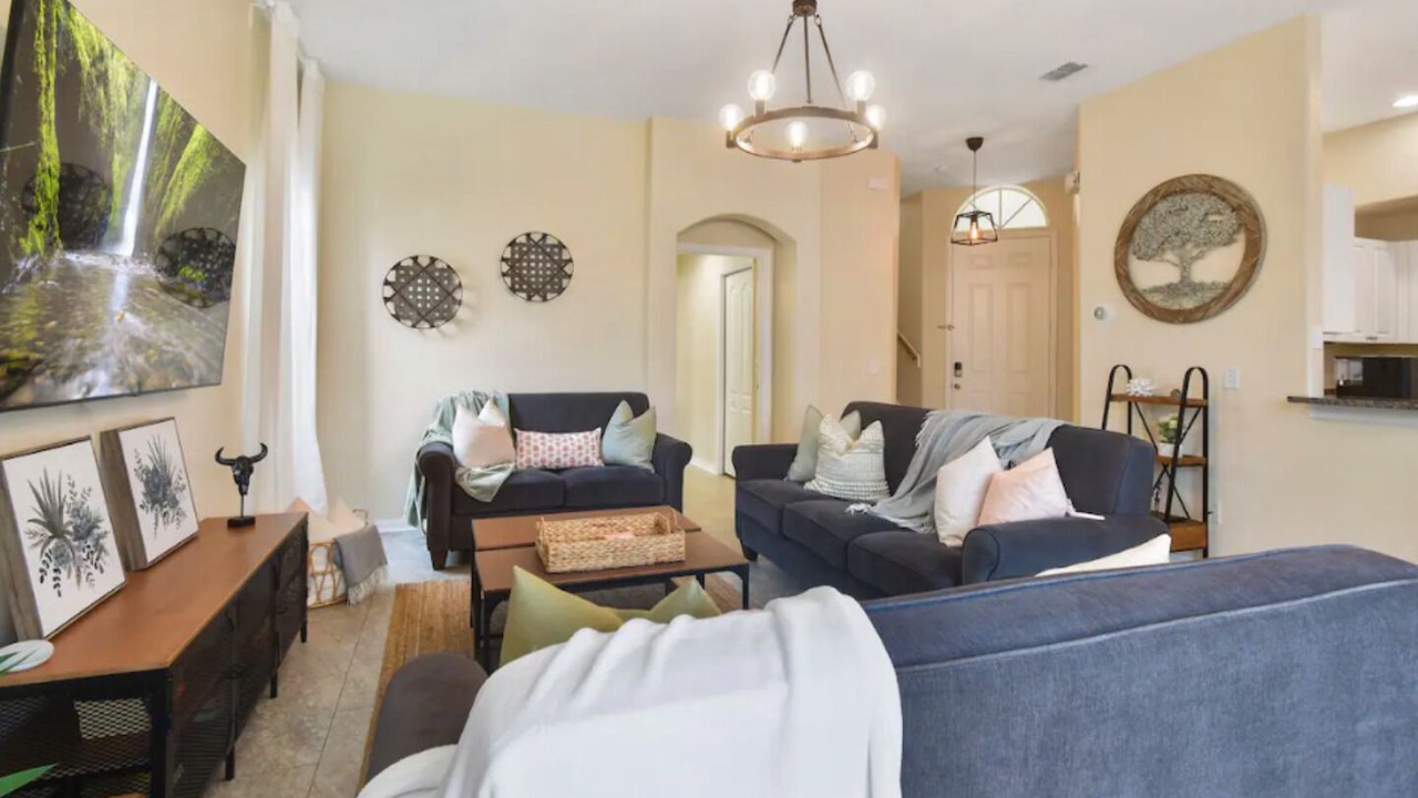Photo of Livingroom in Hillcrest Estates