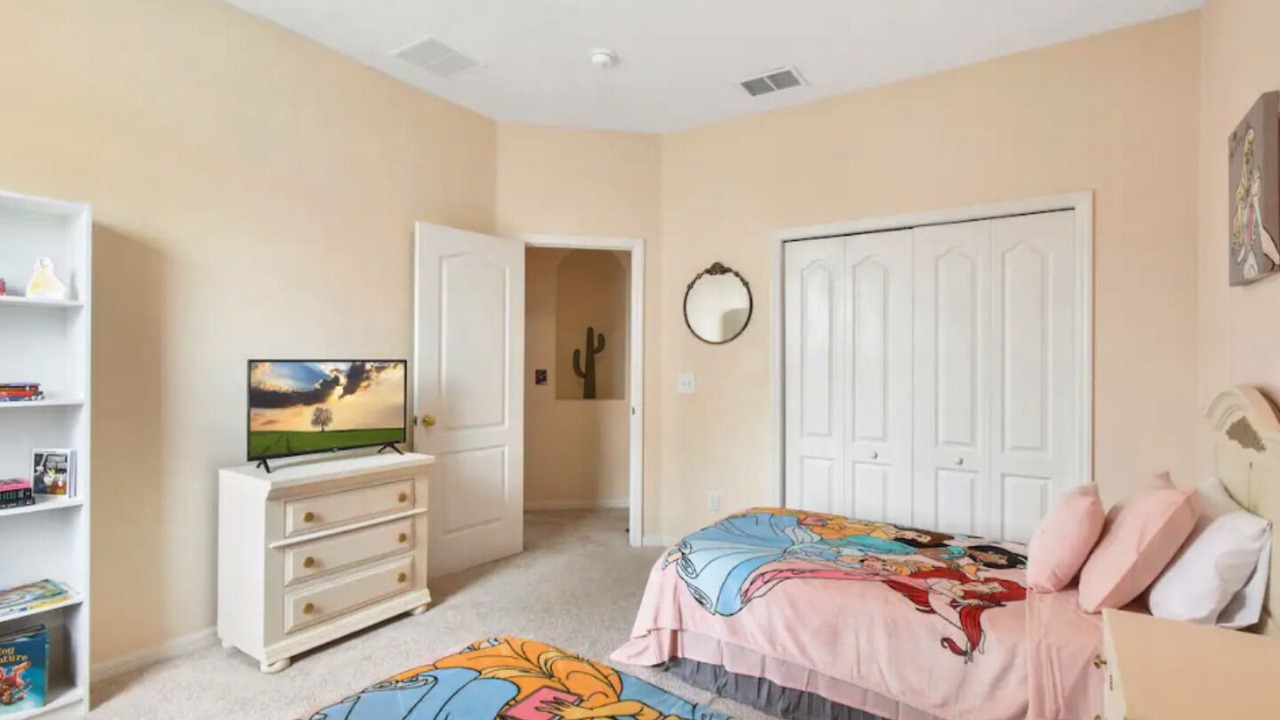 Photo of Bedroom in Hillcrest Estates