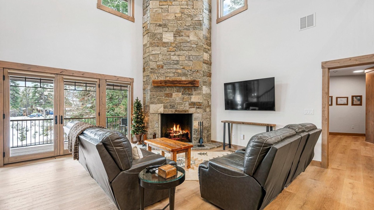 Photo of Livingroom in Tamarack Resort