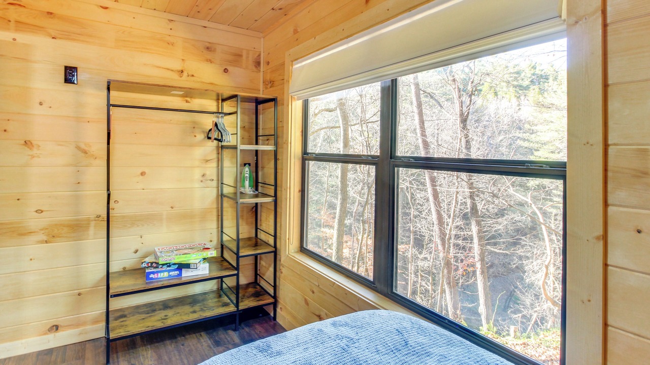 Photo of Bedroom in Walnut Mountain