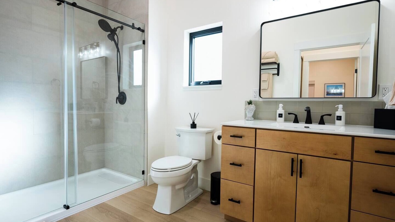 Photo of Bathroom in Lakeside