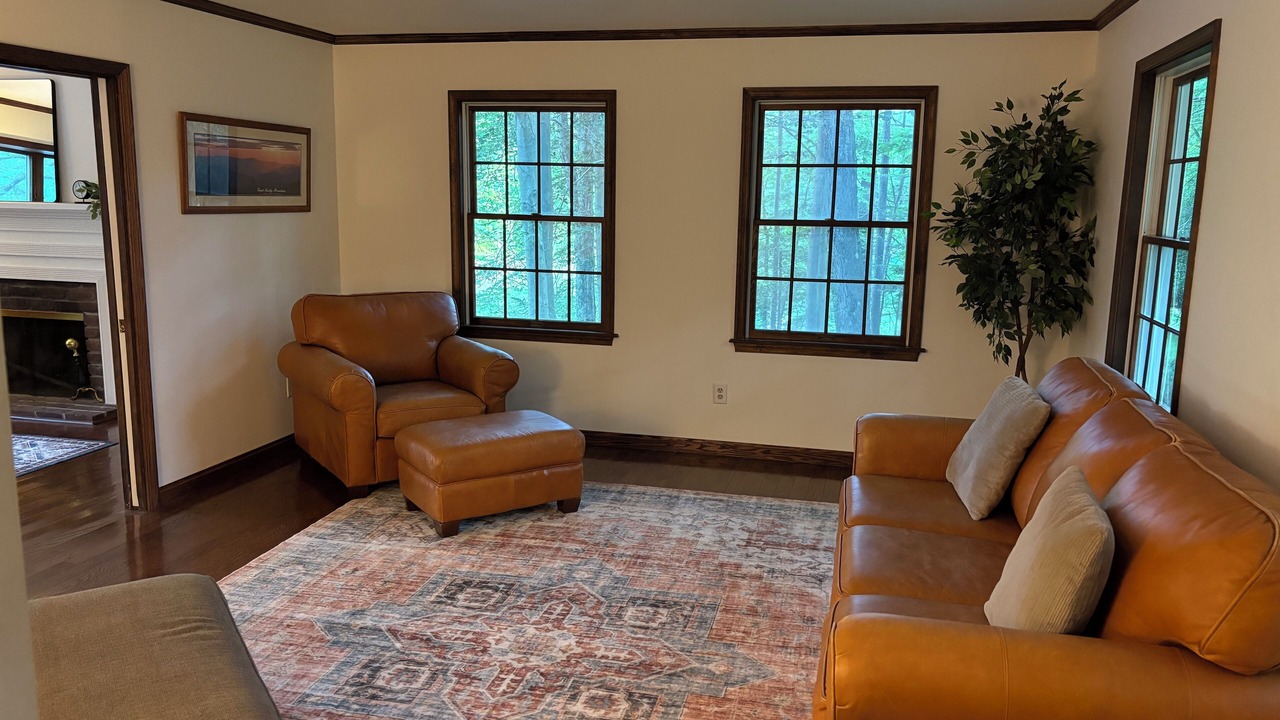 Photo of Livingroom in Treasure Lake